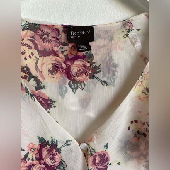 Sheer floral blouse - Picture 3 of 5